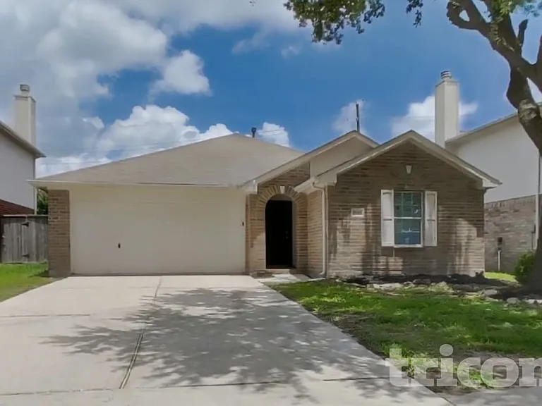 29418 Fox River Dr — Photo 2