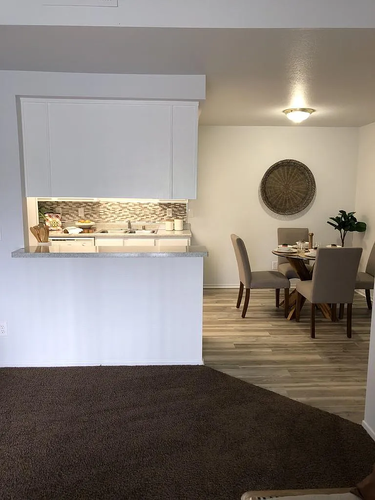 Goodmanor Apartments — Photo 3