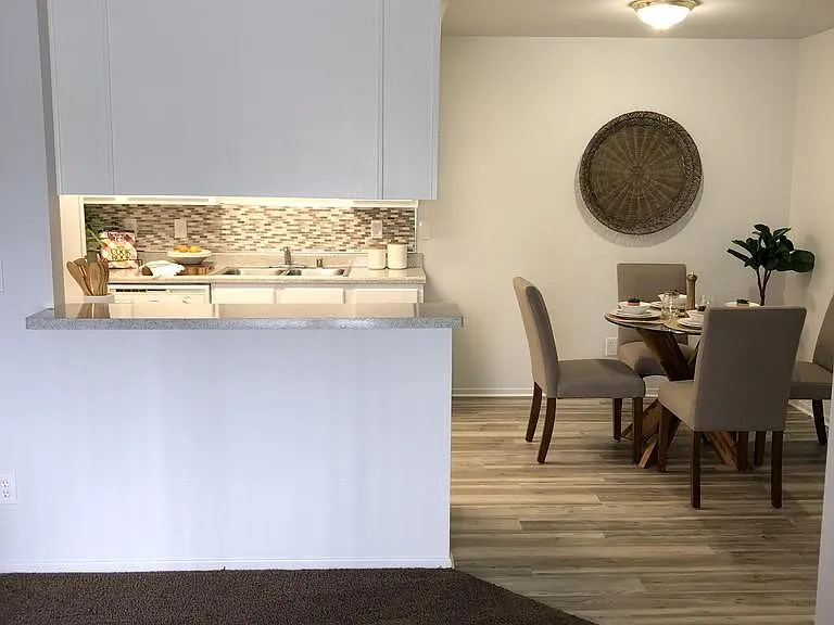 Goodmanor Apartments — Photo 3