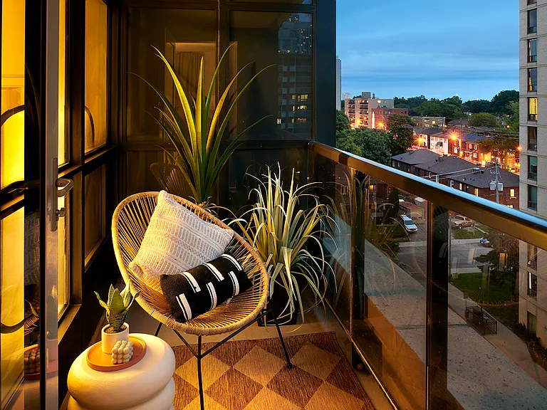304 Roehampton Ave #614 — Photo 3