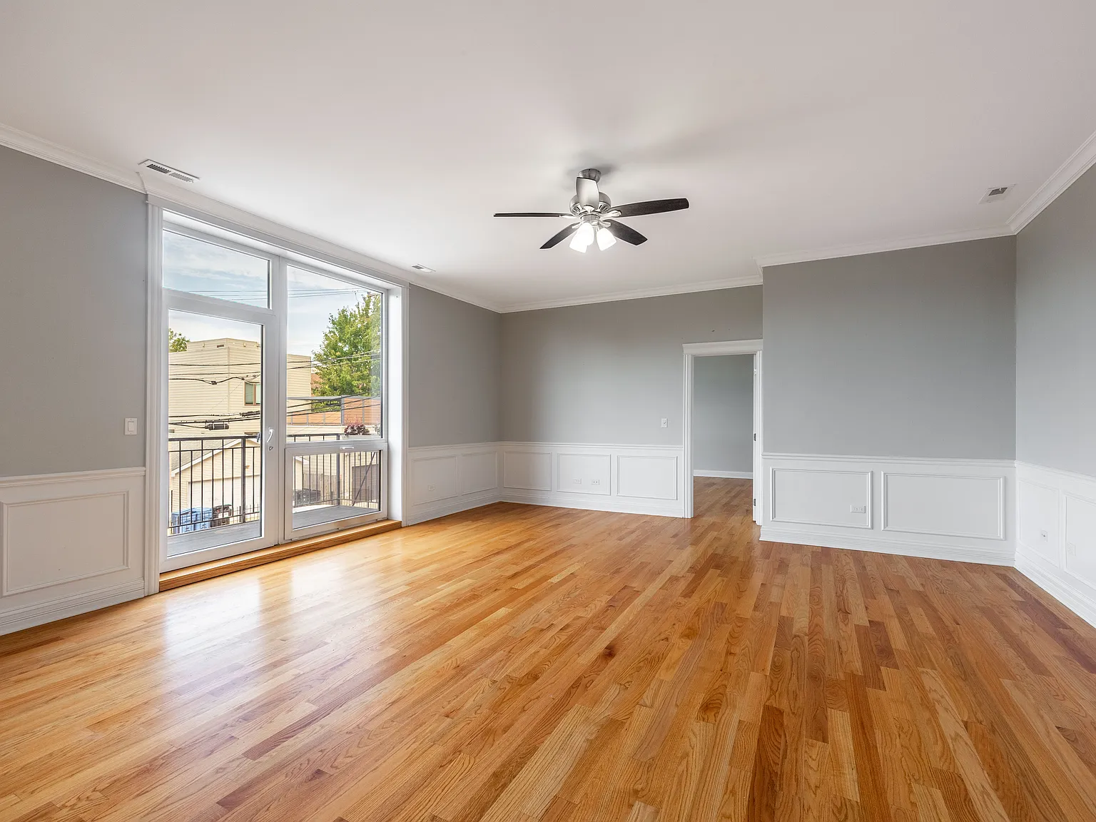 2 bed, 1200 sqft, $3,000 — Photo 3