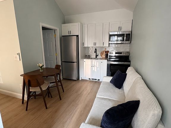 2nd image of 58 7th St #4