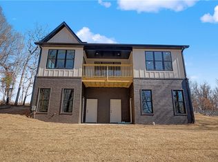 2453 N Double Springs Rd, Fayetteville, AR 72704