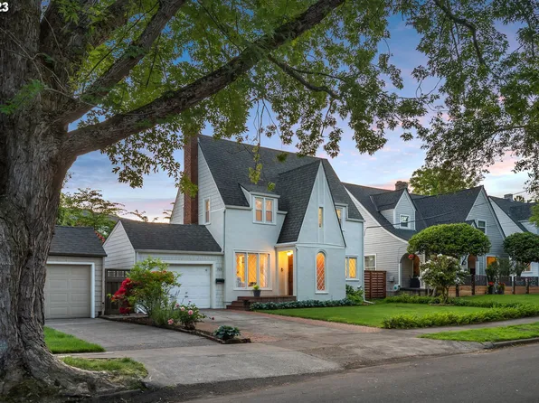 723 SE Peacock Ln, Portland, OR 97214