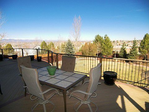 Huge yard- great deck