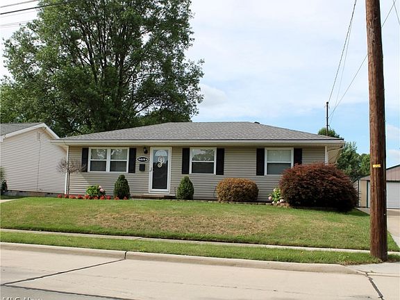 2nd image of 3691 Prospect St