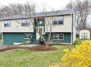 9 Clara Ln, Narragansett, RI 02882