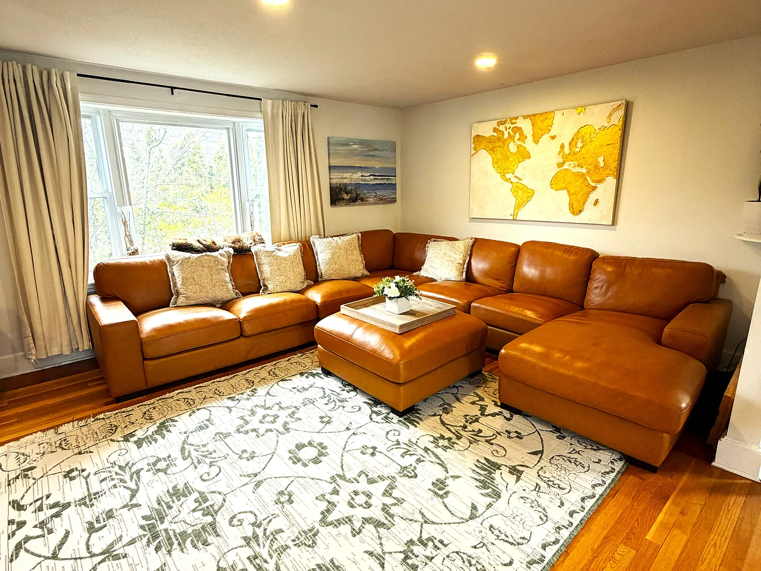 3 bed, 1560 sqft, $4,000 — Photo 2