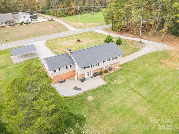 1926 Hopewell Church Rd, Sherrills Ford, NC 28673