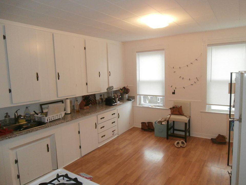 5 Rowe Ave FLOOR 3, Pawtucket, RI 02861 Zillow