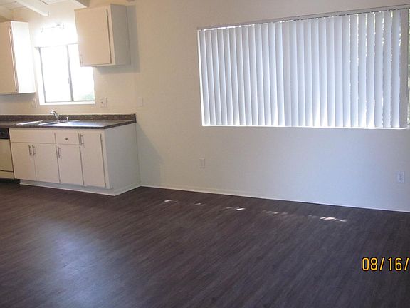 living room /kitchen