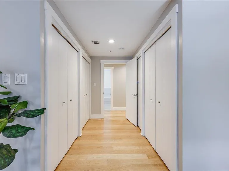 1100 Clinton St #101 — Photo 22