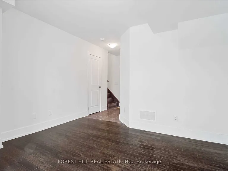 9144 Bathurst St — Photo 7