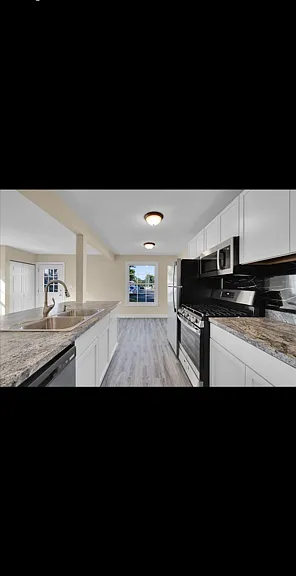 496 Darlene Ln #B — Photo 1