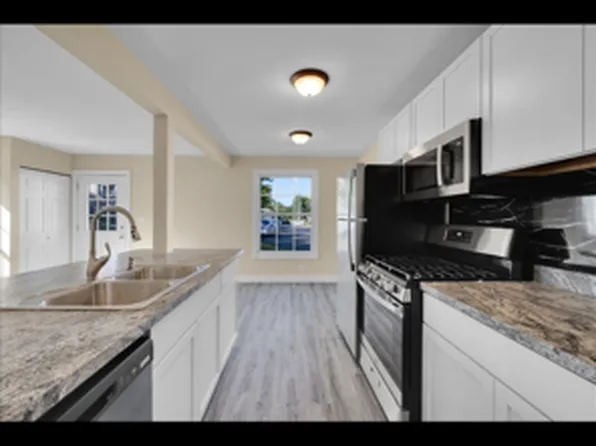 496 Darlene Ln Unit B, Glendale Heights, IL 60139