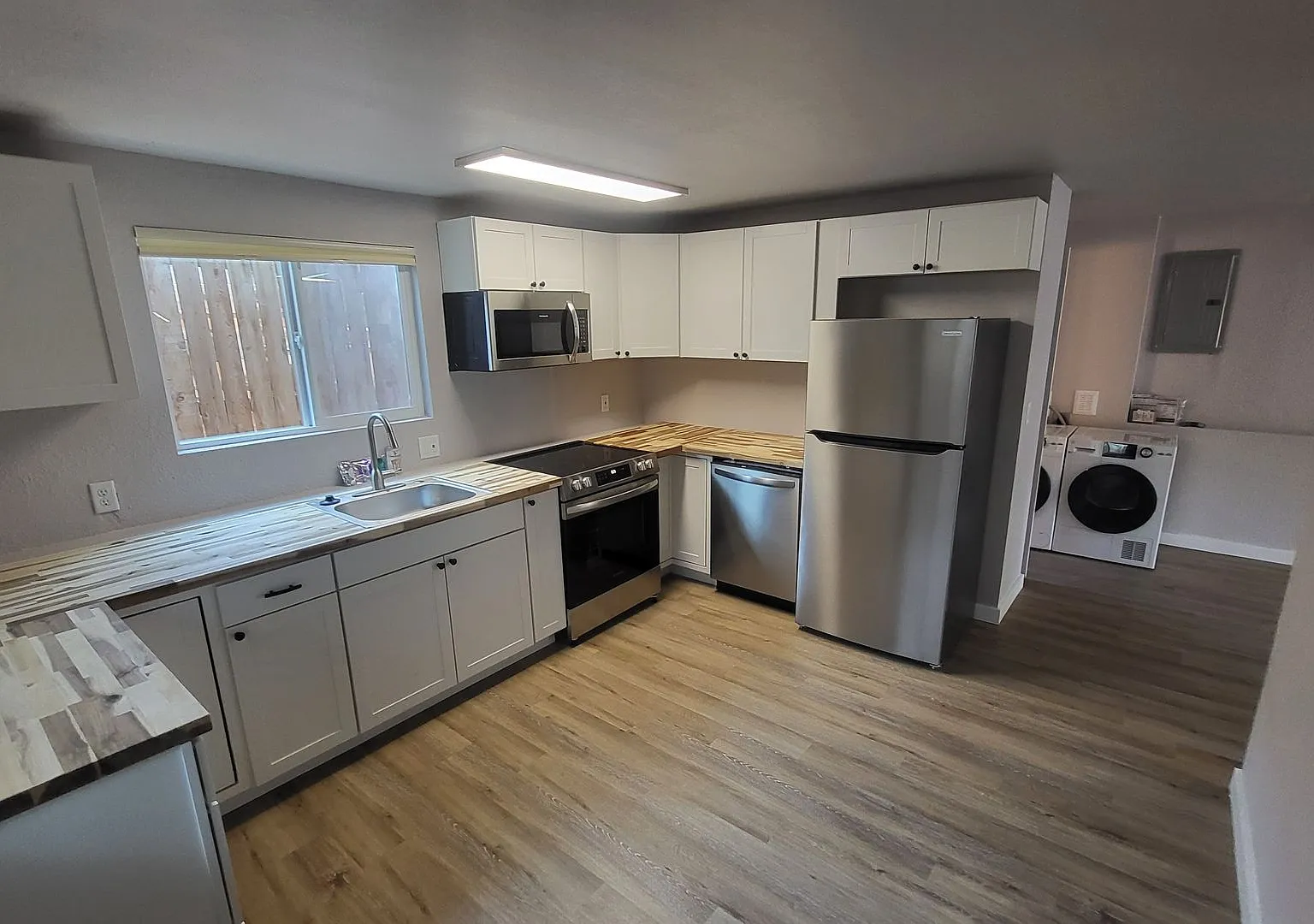 2 Bed 1 Bath single level home Bend Oregon — Photo 3