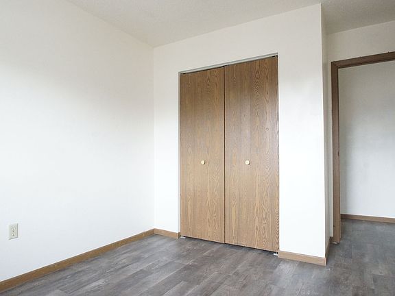 5th image of 2707 Hawken St #21