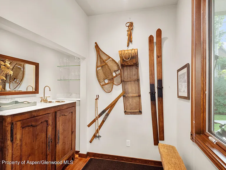 123 E Hallam St — Photo 24