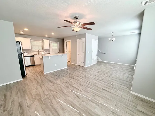 287 S Breakwater Ln — Photo 9