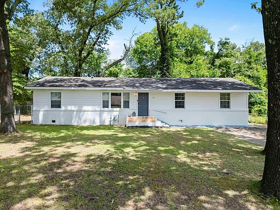 2nd image of 701 Acorn Dr