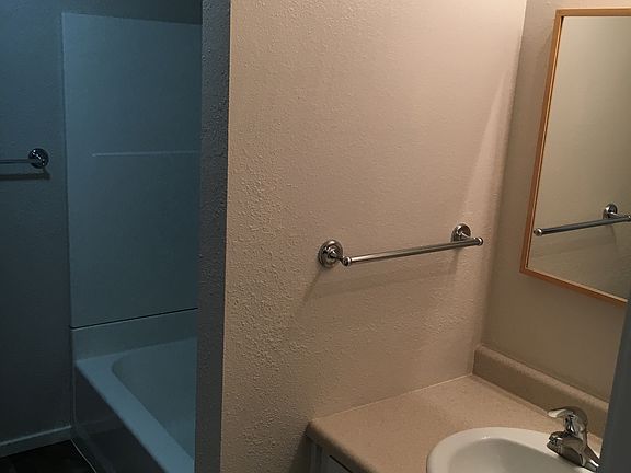 4th image of 1925 7th St #6