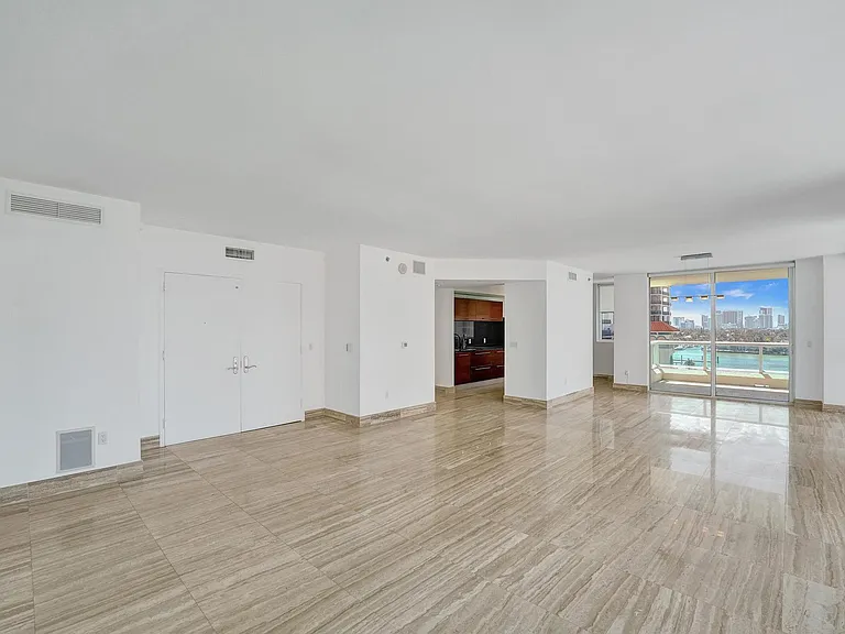 101 S Fort Lauderdale Beach Blvd #806 — Photo 15