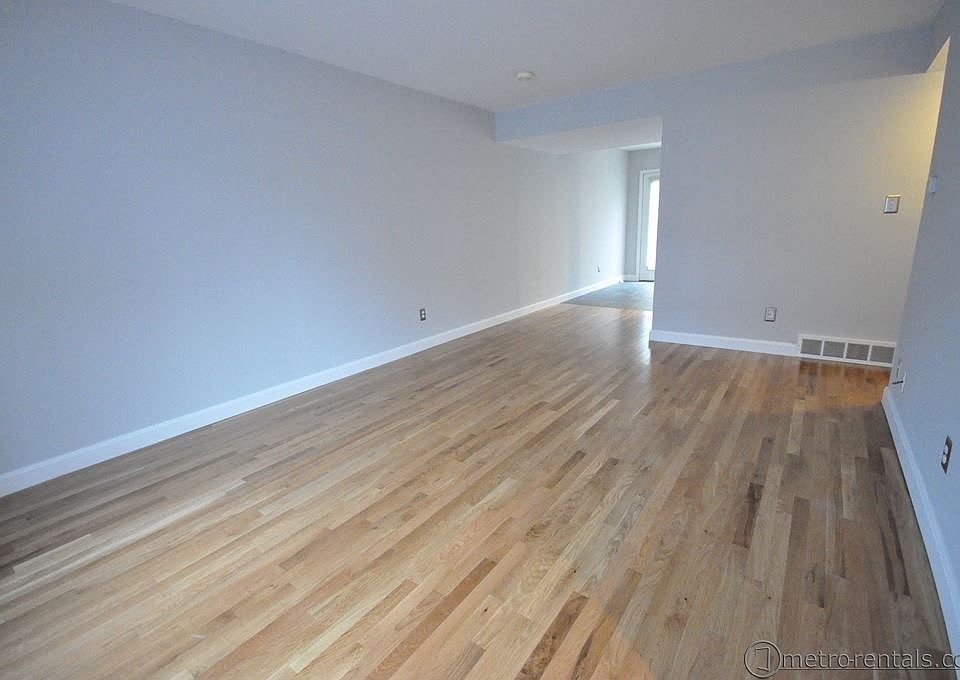 1st image of 4833 Moreland Dr W