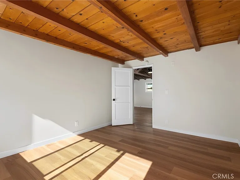 450 W 2nd St — Photo 26