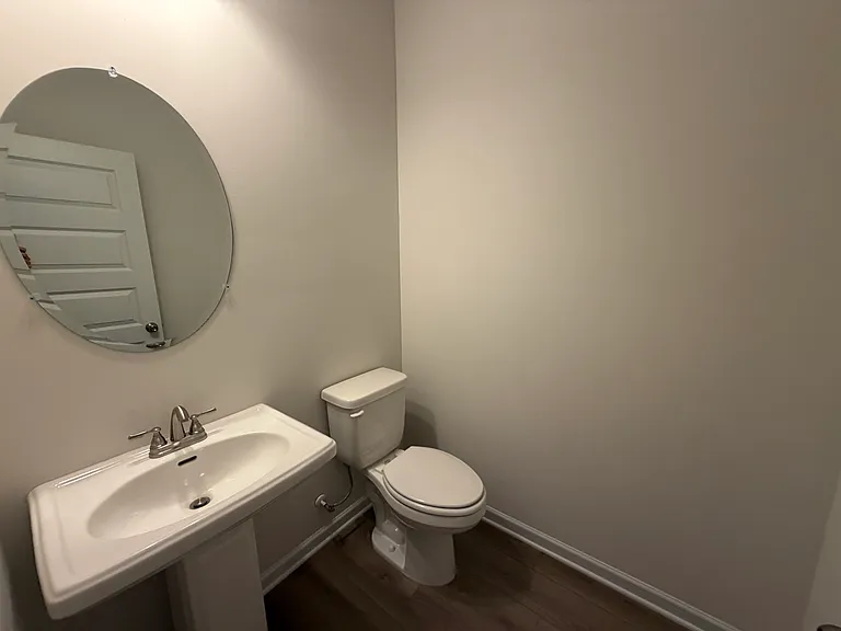 4913 Dresden Loop — Photo 16