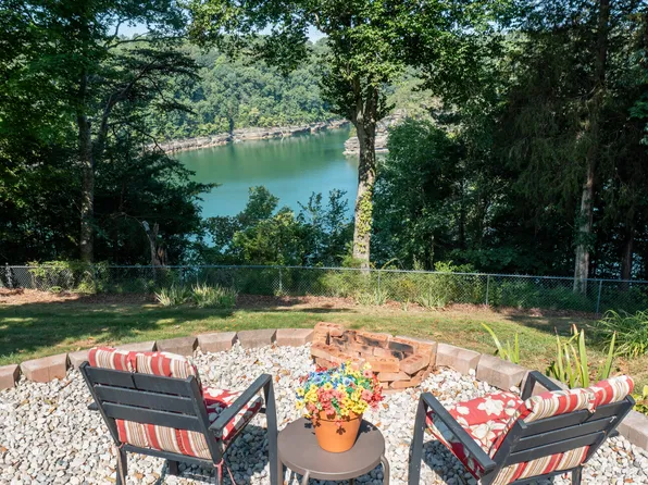 512 Water Cliff Dr, Somerset, KY 42503
