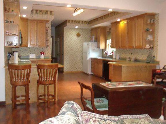 Spacious Kitchen w/ Counter