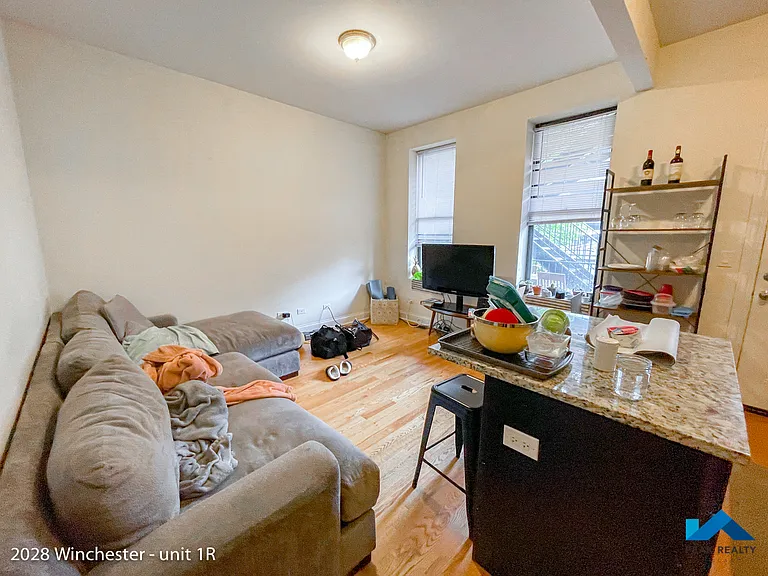2028 N. Winchester Ave. — Photo 8