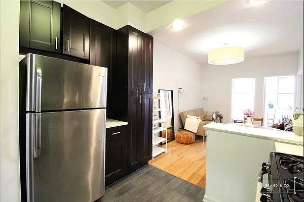 Rented by Grand & Co. | media 17