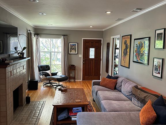 3rd image of 265 S Sierra Bonita Ave #265