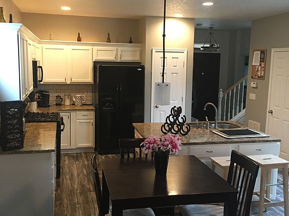 5th image of 1523 SE Sweetbay St