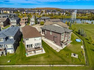 32 N Legacy Cv SE, Calgary, AB T2X 0Y7