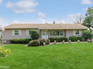 413 Village Rd, Willowbrook, IL 60527