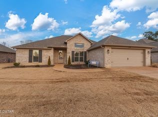 12 Bear Trace Dr, Jackson, TN 38305