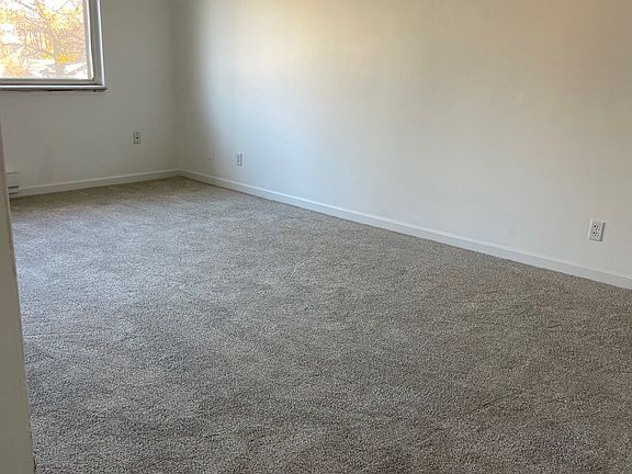 4th image of 744 E Michigan Ave #5