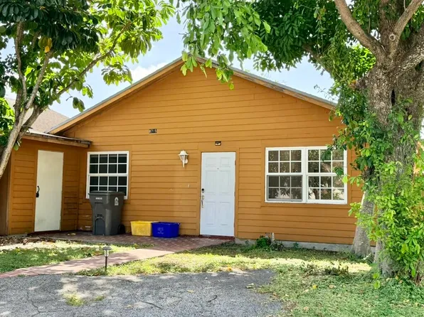 8715 Pluto Ter, West Palm Beach, FL 33403