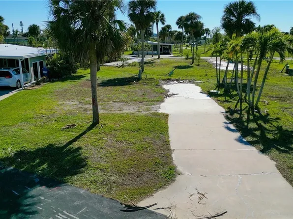 13661 Catbird Dr, Fort Myers, FL 33908