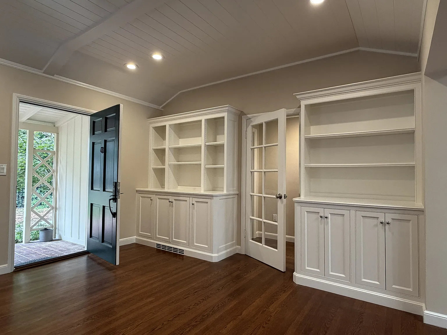 2 bed, 1030 sqft, $5,500 — Photo 2