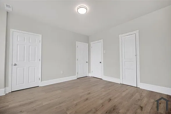 5437 Webster St — Photo 9