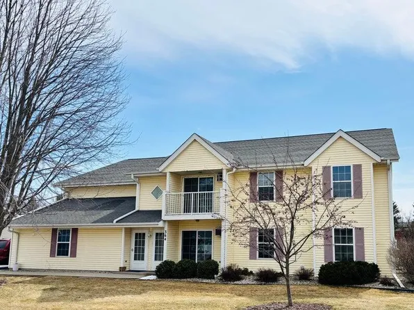 364 Minz Park CIRCLE #3, West Bend, WI 53095