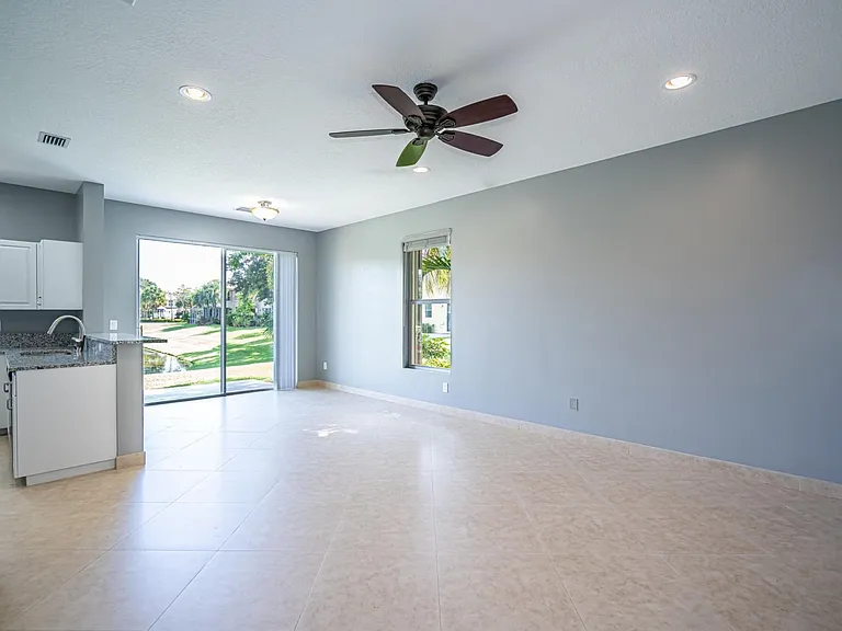 460 Rainbow Springs Ter — Photo 12