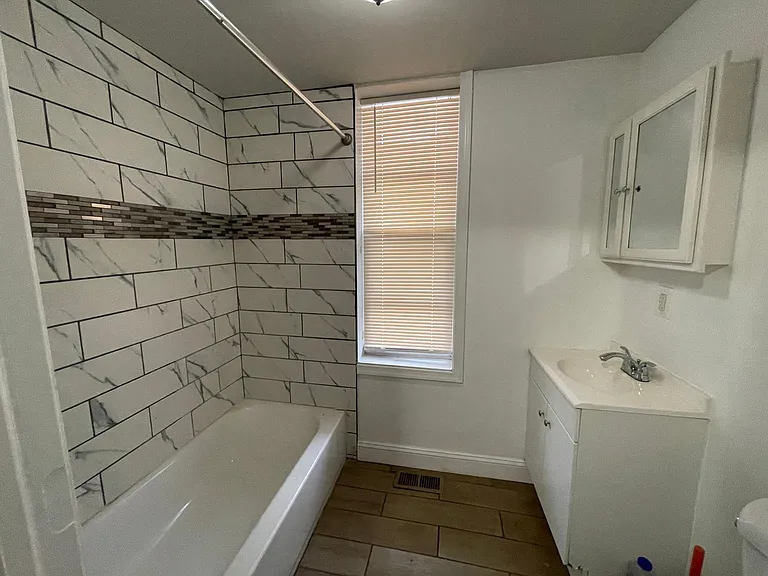 5633 Malcolm St #1 — Photo 8