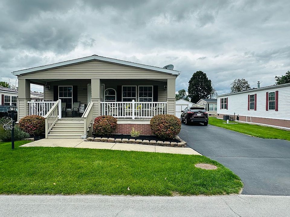 1st image of 9842 Sandringham Dr