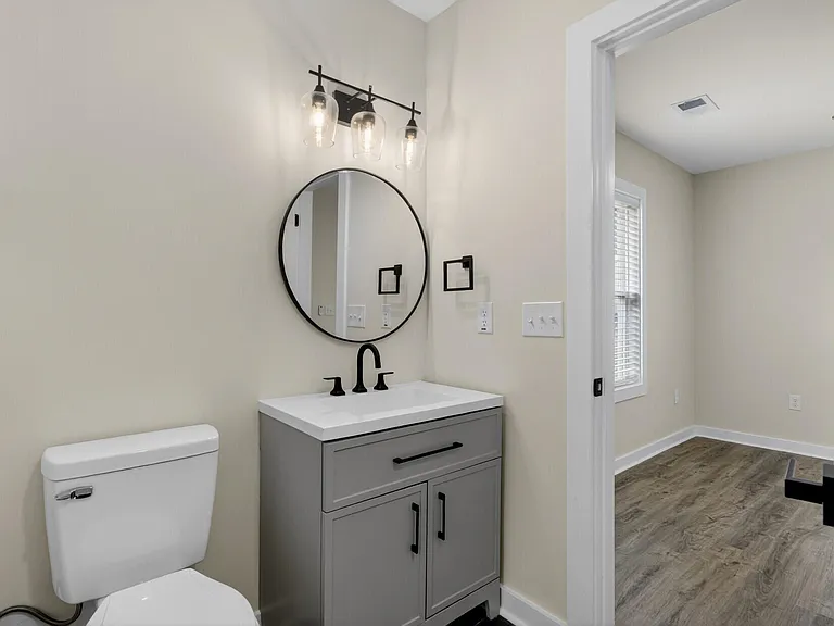 2136 Commander Rd — Photo 16