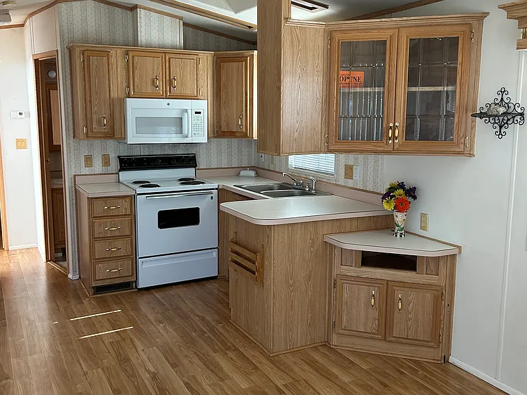 216 E Ocotillo Dr — Photo 4