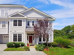 16 Golden Eye Ln, Port Monmouth, NJ